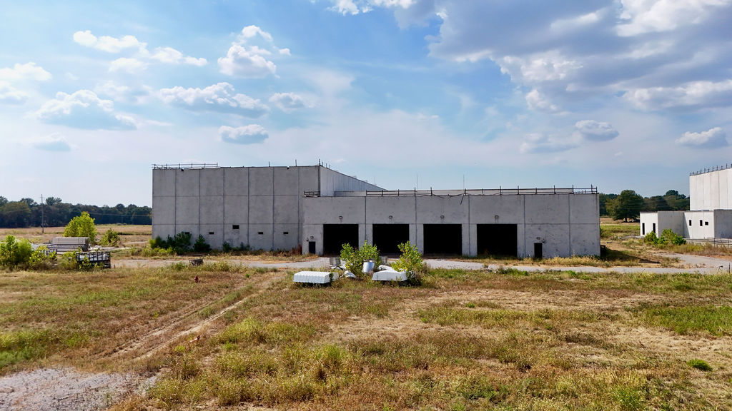 Industrial building with grade-level drive-in openings